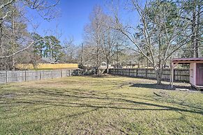 Updated Baton Rouge Home w/ Grill ~ 10 Mi to Dtwn!