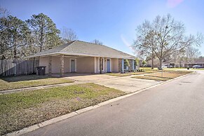 Updated Baton Rouge Home w/ Grill ~ 10 Mi to Dtwn!