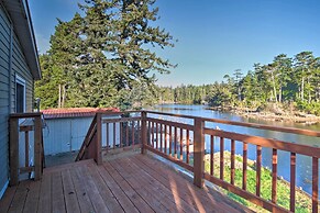 Waterfront North Bend Home: 9 Miles Into Town