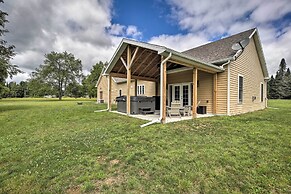 Upstate Hideaway w/ Hot Tub, 13 Mi to Malone!