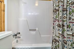 Rustic Cloudcroft Home ~ 2 Mi to Ski Slopes!