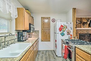 Rustic Cloudcroft Home ~ 2 Mi to Ski Slopes!