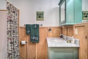 Rustic Cloudcroft Home ~ 2 Mi to Ski Slopes!