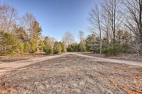 Secluded Bear Lake Getaway w/ Fire Pit & Porch!