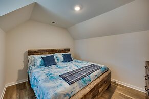 Pet-friendly Home: Spacious Yard + Community Perks