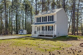 Pet-friendly Home: Spacious Yard + Community Perks