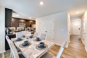 Pet-friendly Home: Spacious Yard + Community Perks