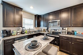 Pet-friendly Home: Spacious Yard + Community Perks