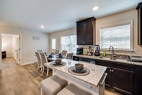 Pet-friendly Home: Spacious Yard + Community Perks