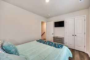 Pet-friendly Home: Spacious Yard + Community Perks