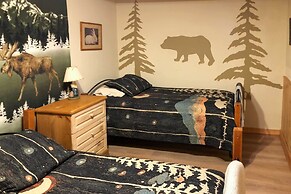 Pet-friendly New York Cabin w/ Hot Tub & Game Room