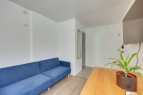 Oxnard Apartment < 1/2 Mi to Beaches!