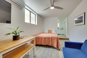 Oxnard Apartment < 1/2 Mi to Beaches!