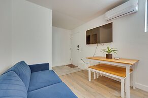 Oxnard Apartment < 1/2 Mi to Beaches!