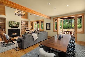 Hot Tub & Game Room: Home in Cle Elum