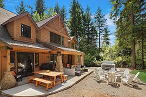 Hot Tub & Game Room: Home in Cle Elum