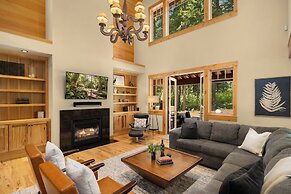 Hot Tub & Game Room: Home in Cle Elum