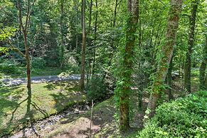 Smoky Mountain Cottage w/ Lanai & Mtn Views