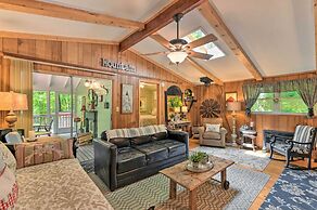 Smoky Mountain Cottage w/ Lanai & Mtn Views
