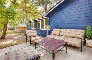'the Whacky Shack' Family Cabin w/ Fire Pit!
