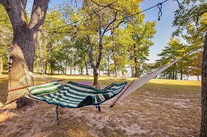'the Whacky Shack' Family Cabin w/ Fire Pit!