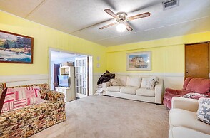 'the Whacky Shack' Family Cabin w/ Fire Pit!