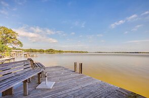 'the Whacky Shack' Family Cabin w/ Fire Pit!