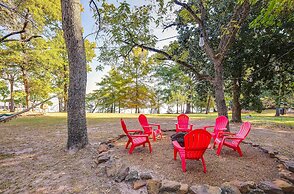 'the Whacky Shack' Family Cabin w/ Fire Pit!