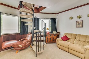 Peaceful Groveland Home w/ Deck + Fire Pit!