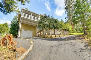 Peaceful Groveland Home w/ Deck + Fire Pit!