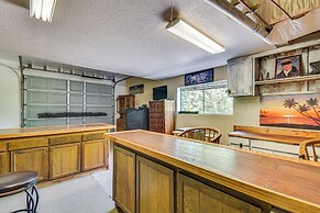 Peaceful Groveland Home w/ Deck + Fire Pit!