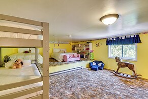 Peaceful Groveland Home w/ Deck + Fire Pit!