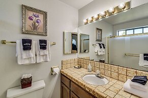 Peaceful Groveland Home w/ Deck + Fire Pit!