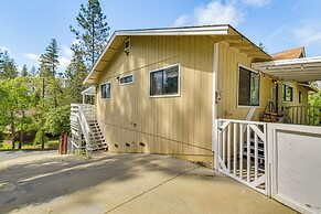 Peaceful Groveland Home w/ Deck + Fire Pit!