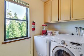 Peaceful Groveland Home w/ Deck + Fire Pit!