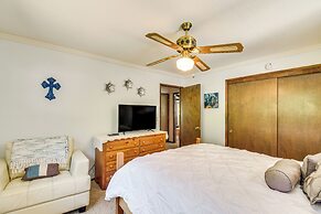 Peaceful Groveland Home w/ Deck + Fire Pit!