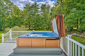 Woodstock Getaway w/ Hot Tub ~ 2 Mi to Dtwn!
