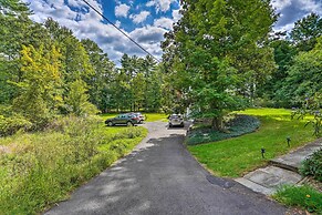 Woodstock Getaway w/ Hot Tub ~ 2 Mi to Dtwn!