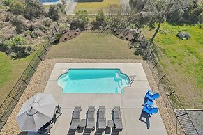 Oak Island Escape w/ Saltwater Pool, Walk to Beach