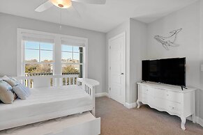 Oak Island Escape w/ Saltwater Pool, Walk to Beach