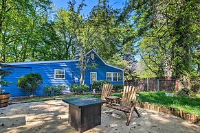 Adorable Beach Cottage w/ Hot Tub & Tropical Bar!