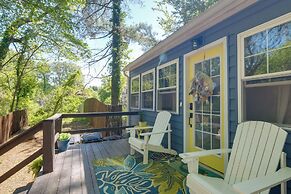 Adorable Beach Cottage w/ Hot Tub & Tropical Bar!