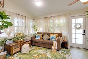 Adorable Beach Cottage w/ Hot Tub & Tropical Bar!