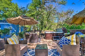 Adorable Beach Cottage w/ Hot Tub & Tropical Bar!