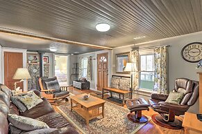 'carefree Cottage' < 6 Mi to Downtown Asheville!