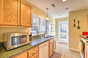 'carefree Cottage' < 6 Mi to Downtown Asheville!