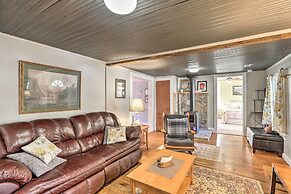 'carefree Cottage' < 6 Mi to Downtown Asheville!