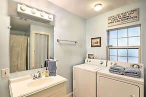 'carefree Cottage' < 6 Mi to Downtown Asheville!