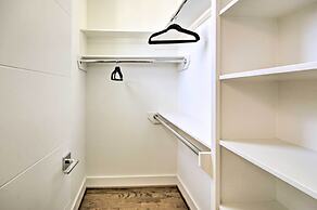 3-story Home Near Museums, Nightlife & Downtown!