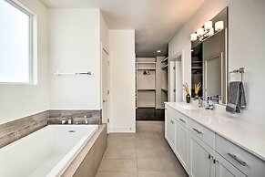 3-story Home Near Museums, Nightlife & Downtown!